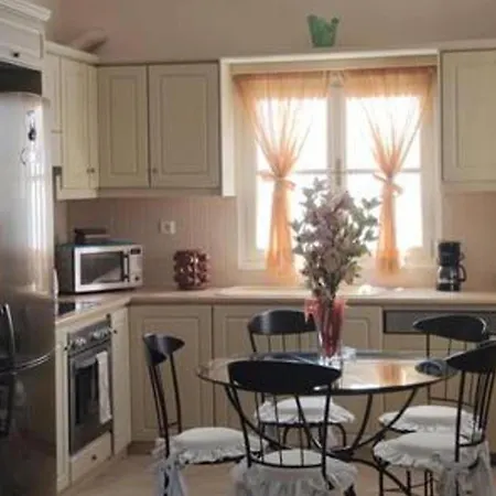 Dom wakacyjny 3 Bed - Sleeps 6 - Terrace - Sea View Myrties