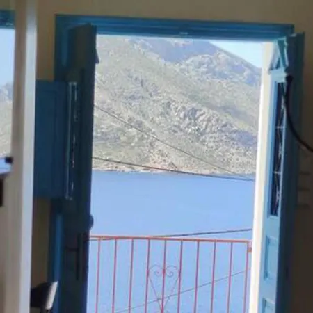 3 Bed - Sleeps 6 - Terrace - Sea View